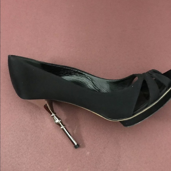 Gorgeous Gucci Pumps in Great Condition 37.5 - Picture 2 of 8
